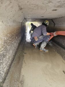 側溝清掃1＿株式会社ビルカン